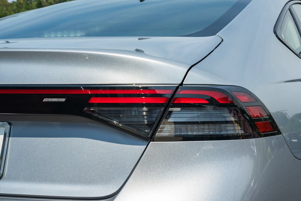Certified 2025 Honda Accord SE image 6