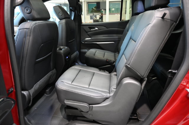 New 2027 Chevrolet Traverse LT w/ LPO, Floor Liner Package FWD image 11