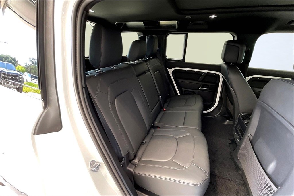 New 2026 Land Rover Defender 110 S image 9