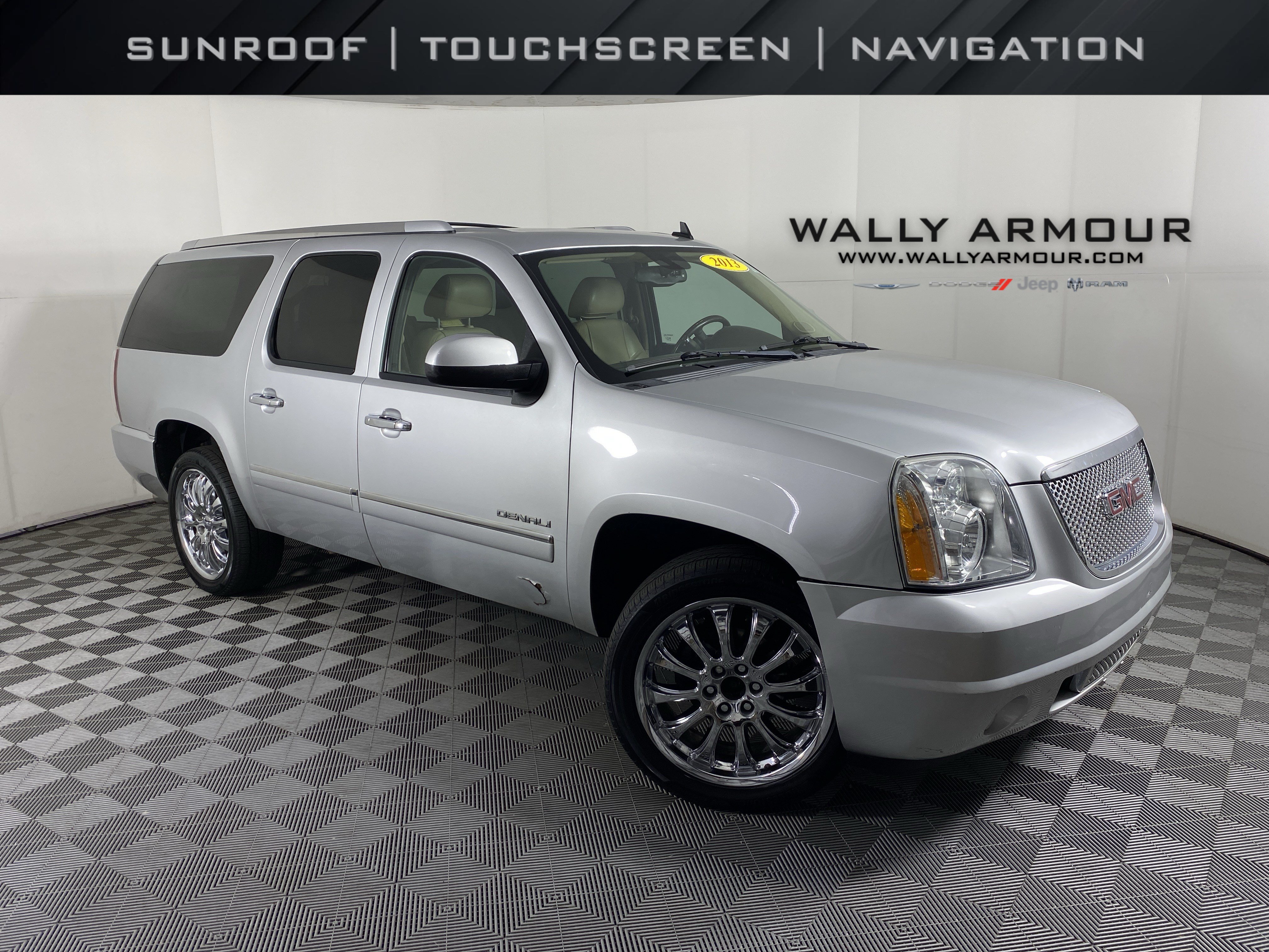 Used 2013 GMC Yukon XL Denali AWD/4WD image 1