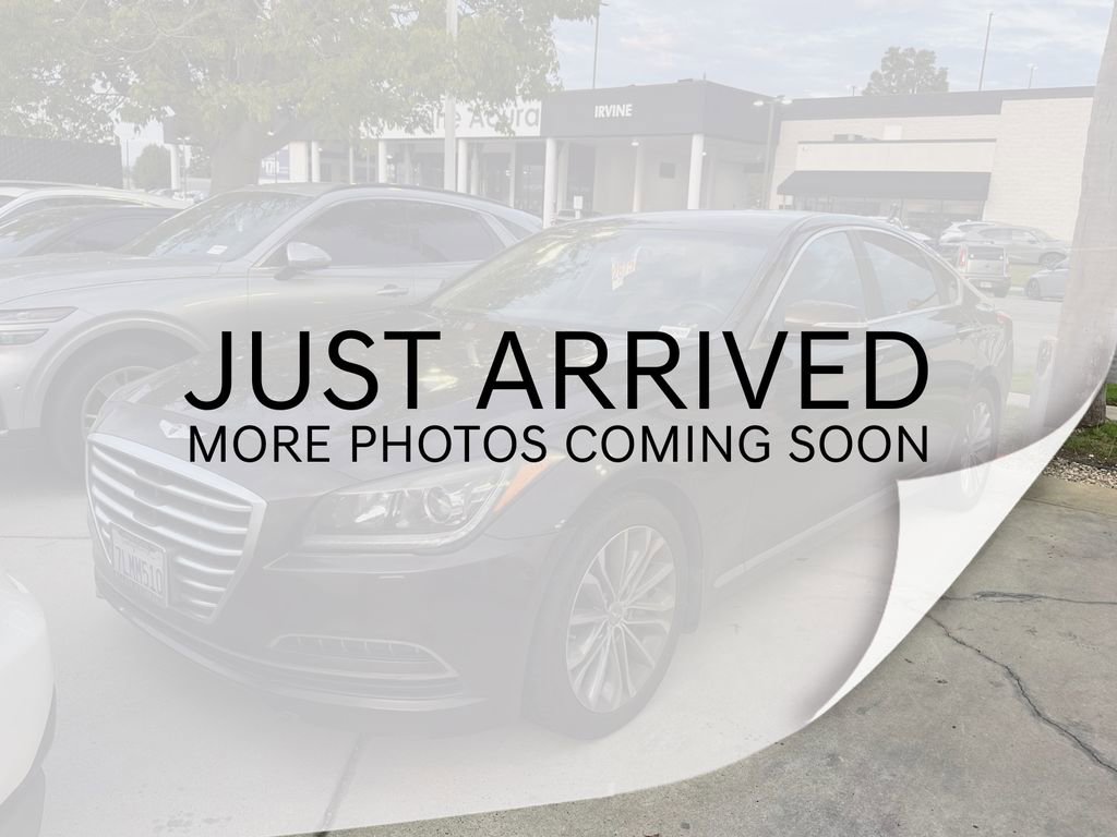 Used 2015 Hyundai Genesis 3.8 image 1
