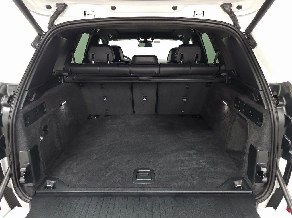 Used 2025 BMW X5 M60i w/ Executive Package image 9