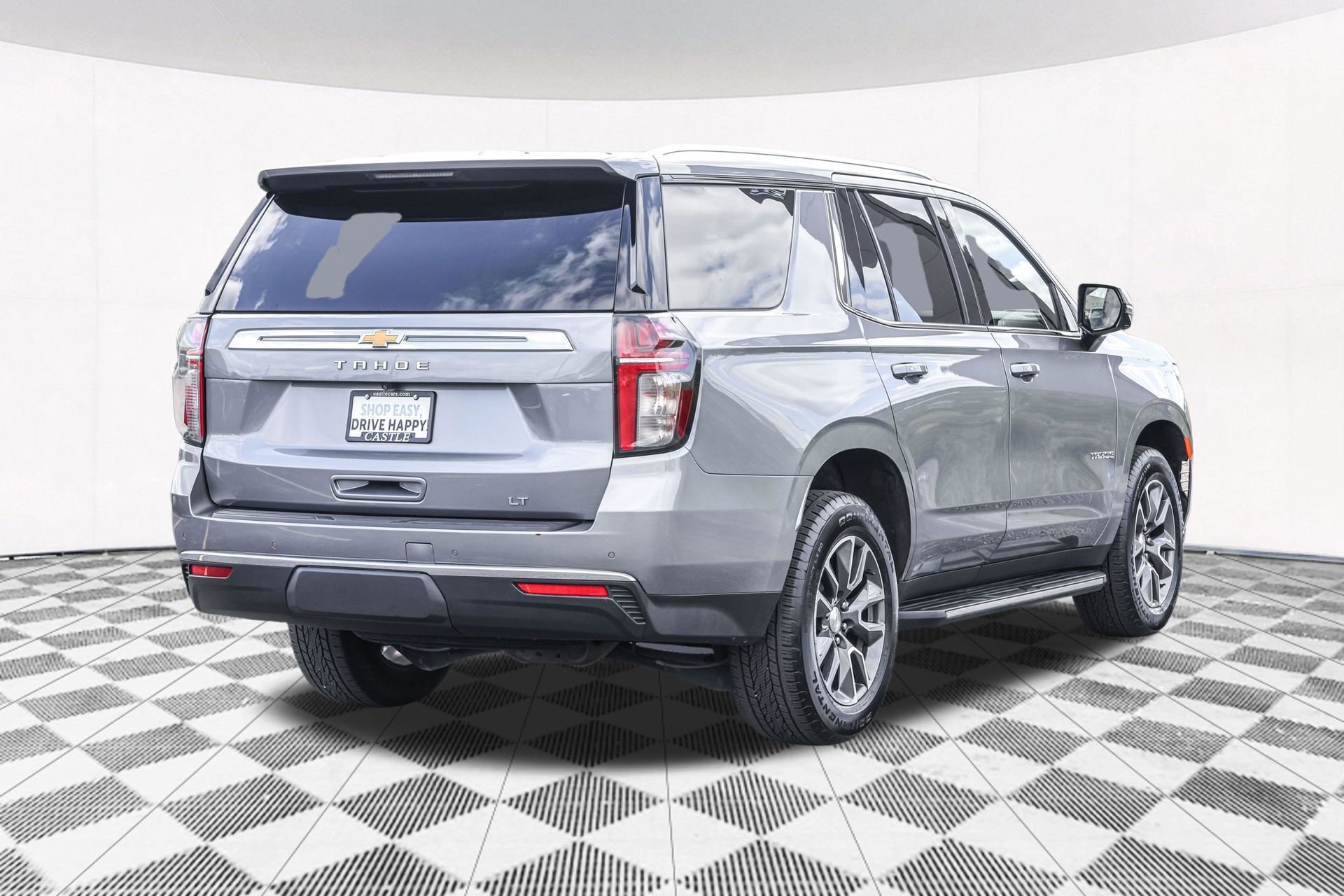 Used 2022 Chevrolet Tahoe LT w/ Luxury Package AWD/4WD image 16