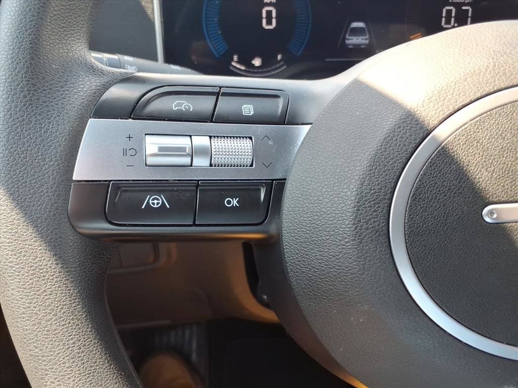Used 2025 Hyundai Santa Cruz SE FWD image 21