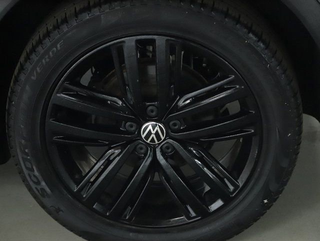 Used 2022 Volkswagen Tiguan SE R-Line image 39
