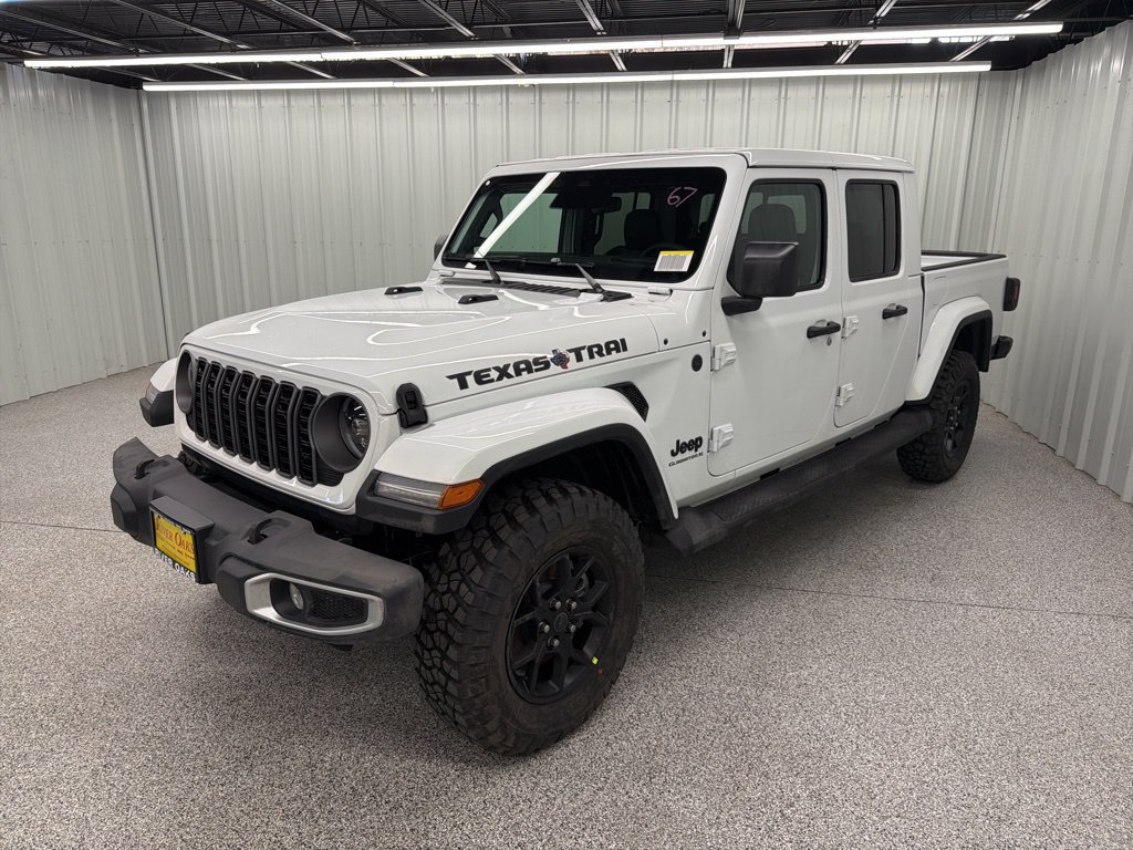 New 2026 Jeep Gladiator Sport AWD/4WD image 3