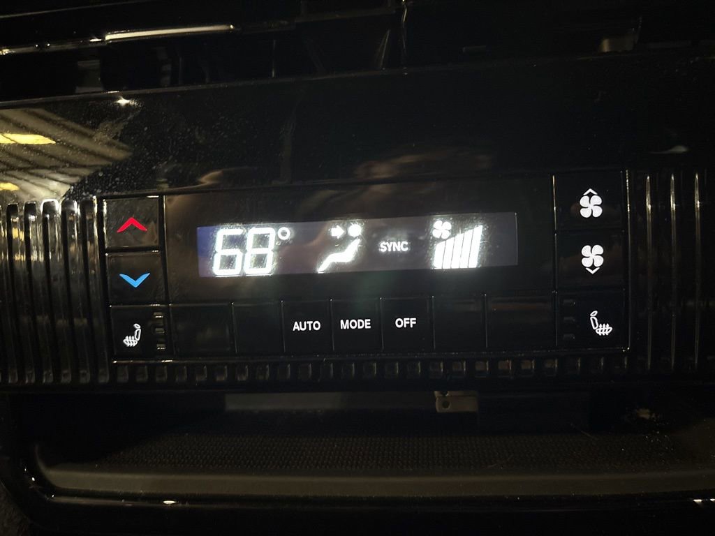 Used 2024 Jeep Wagoneer L Series III w/ Flexible Seating Group image 44