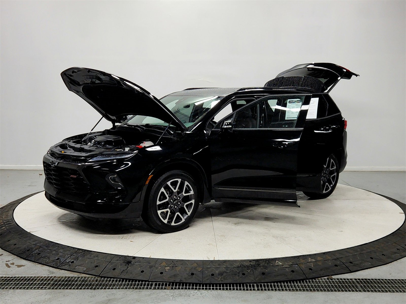 Used 2025 Chevrolet Blazer RS image 11