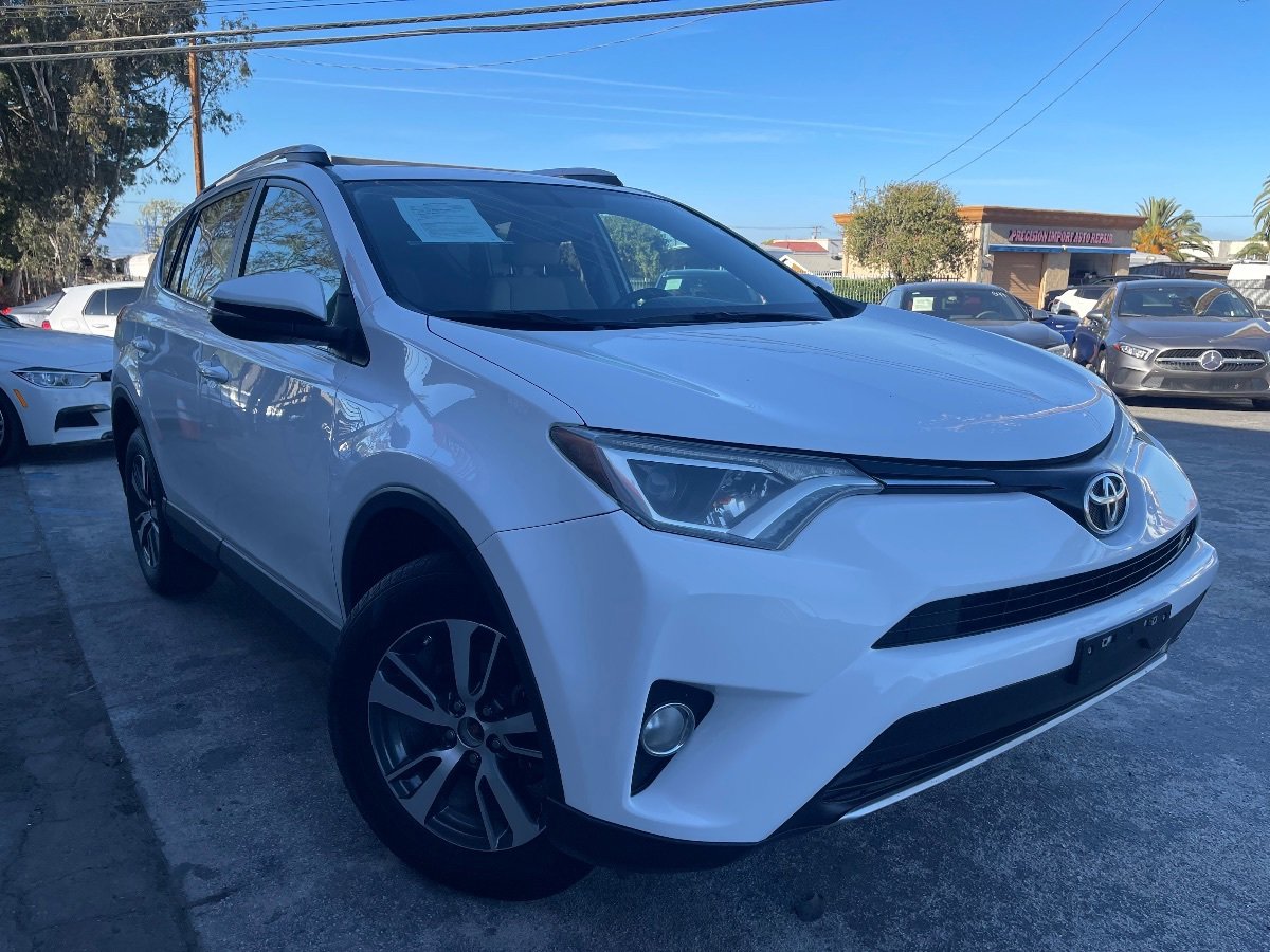 Used 2016 Toyota RAV4 XLE FWD image 3