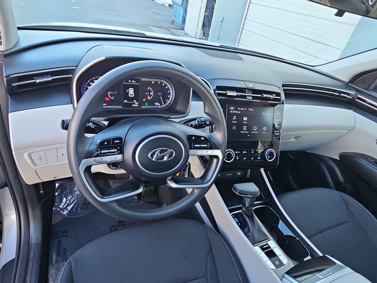 Used 2023 Hyundai Tucson SE AWD/4WD image 16