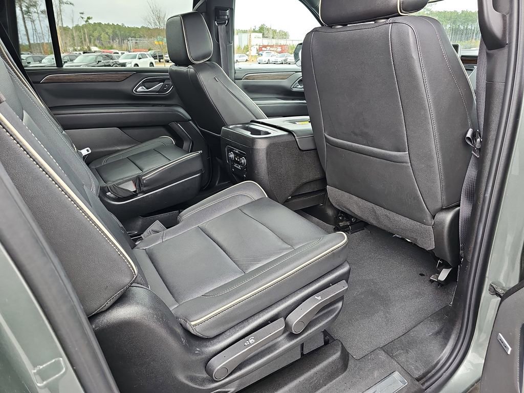 Used 2023 Chevrolet Suburban Premier image 14