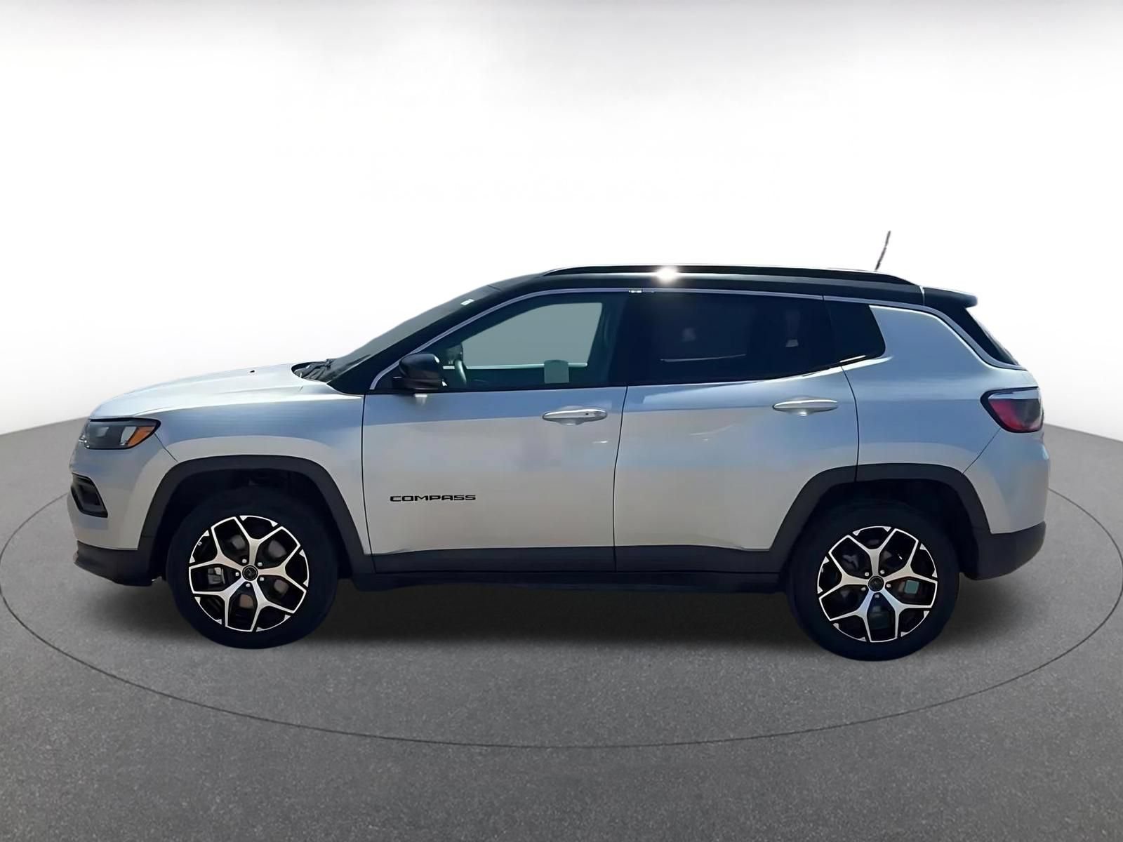 Used 2025 Jeep Compass Limited AWD/4WD image 8