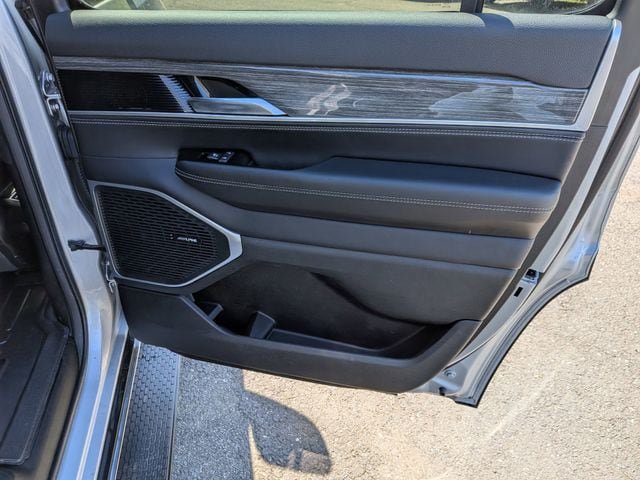 Certified 2022 Jeep Wagoneer Series II AWD/4WD image 24
