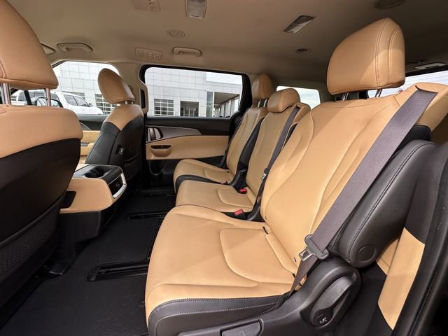 Used 2023 Kia Carnival LX image 26
