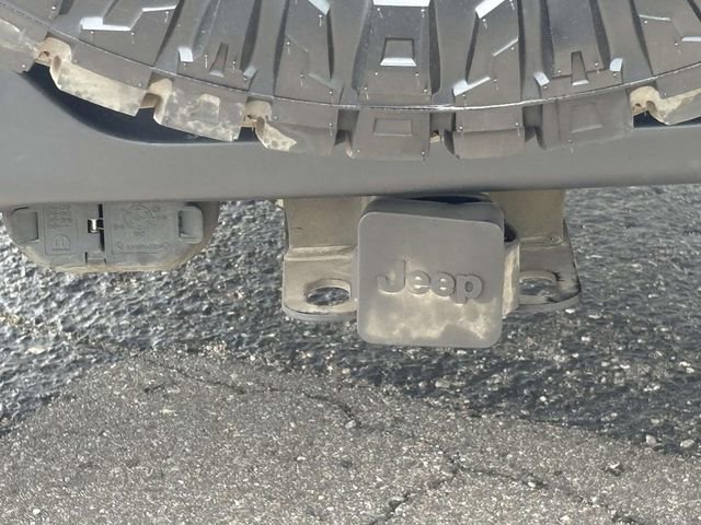 Used 2018 Jeep Wrangler Unlimited Sahara w/ Dual Top Group AWD/4WD image 35