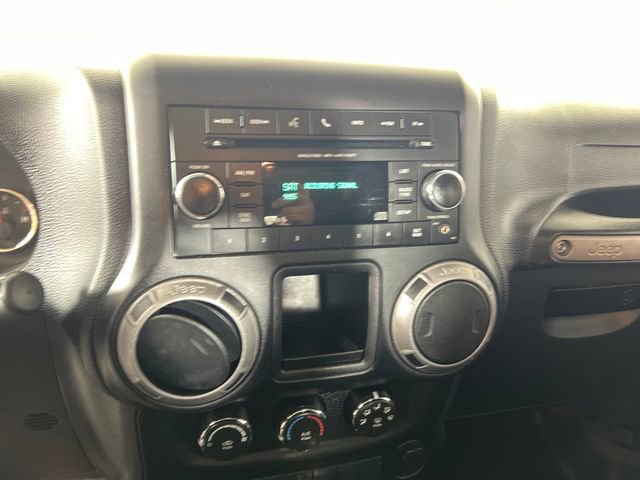 Used 2017 Jeep Wrangler Unlimited Sport w/ Connectivity Group image 18