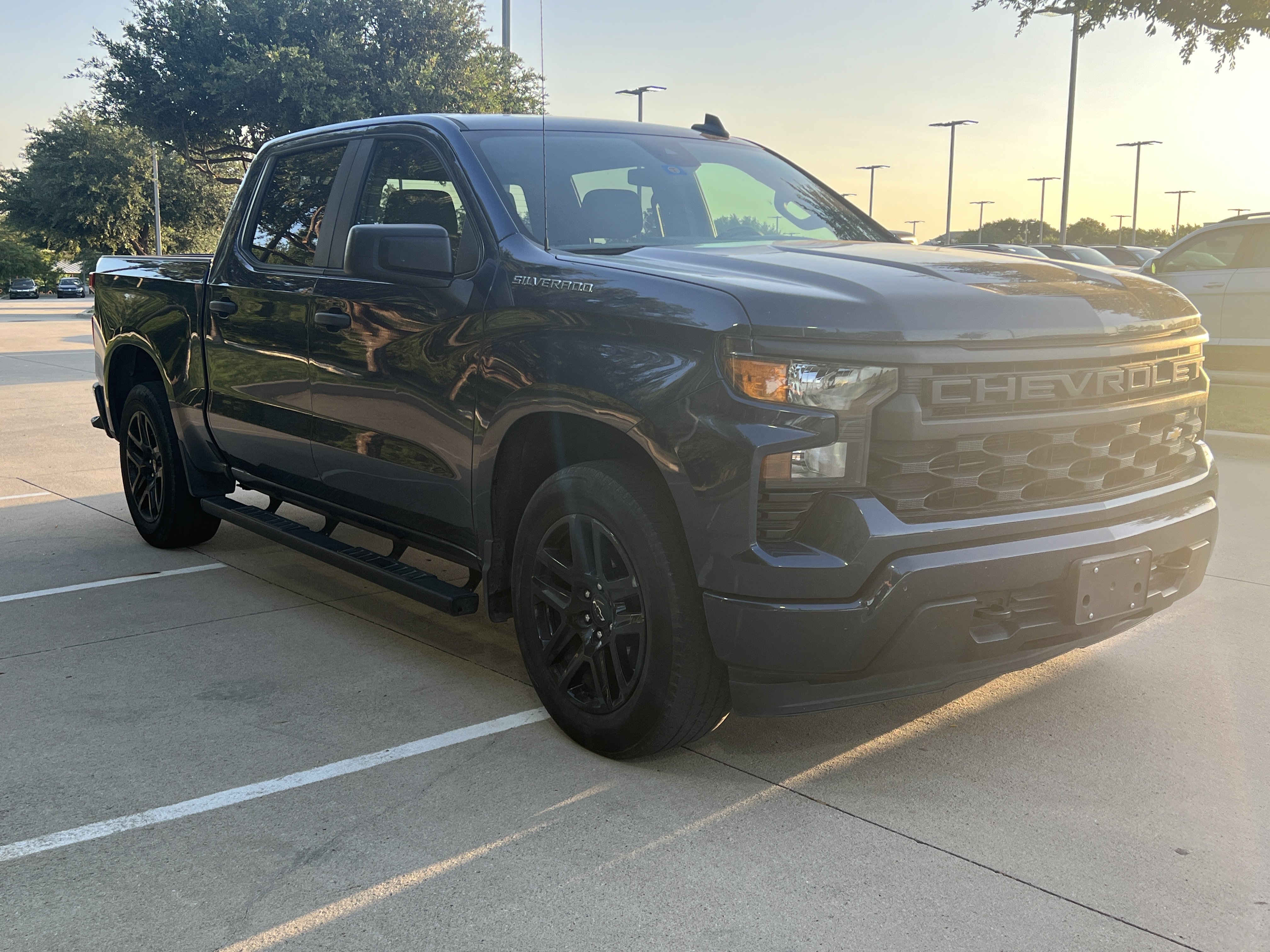 Used 2022 Chevrolet Silverado 1500 Custom RWD image 2