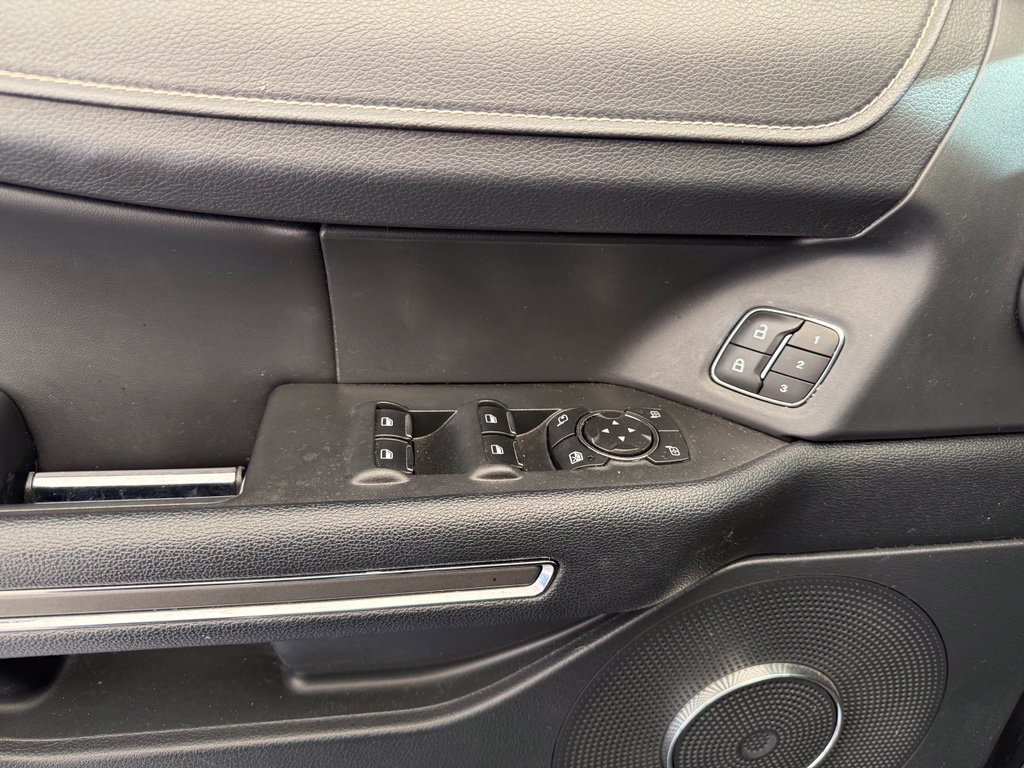 Used 2022 Ford Expedition XLT AWD/4WD image 13