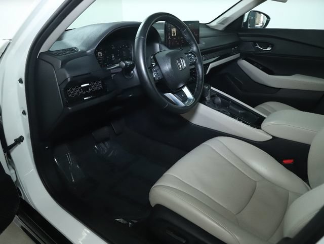 Used 2025 Honda Accord Touring image 19