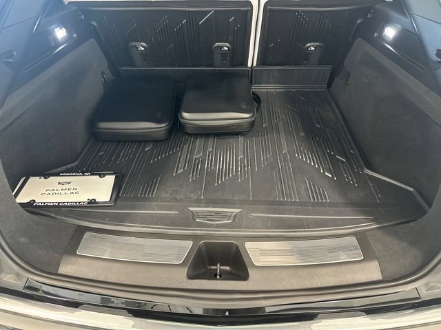 Used 2025 Cadillac Lyriq Luxury w/ LPO, Floor Liner Package AWD/4WD image 25