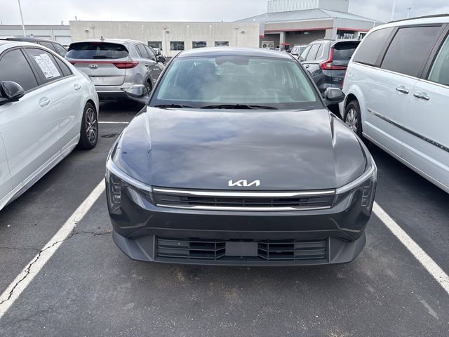 Used 2025 Kia K4 LXS image 2