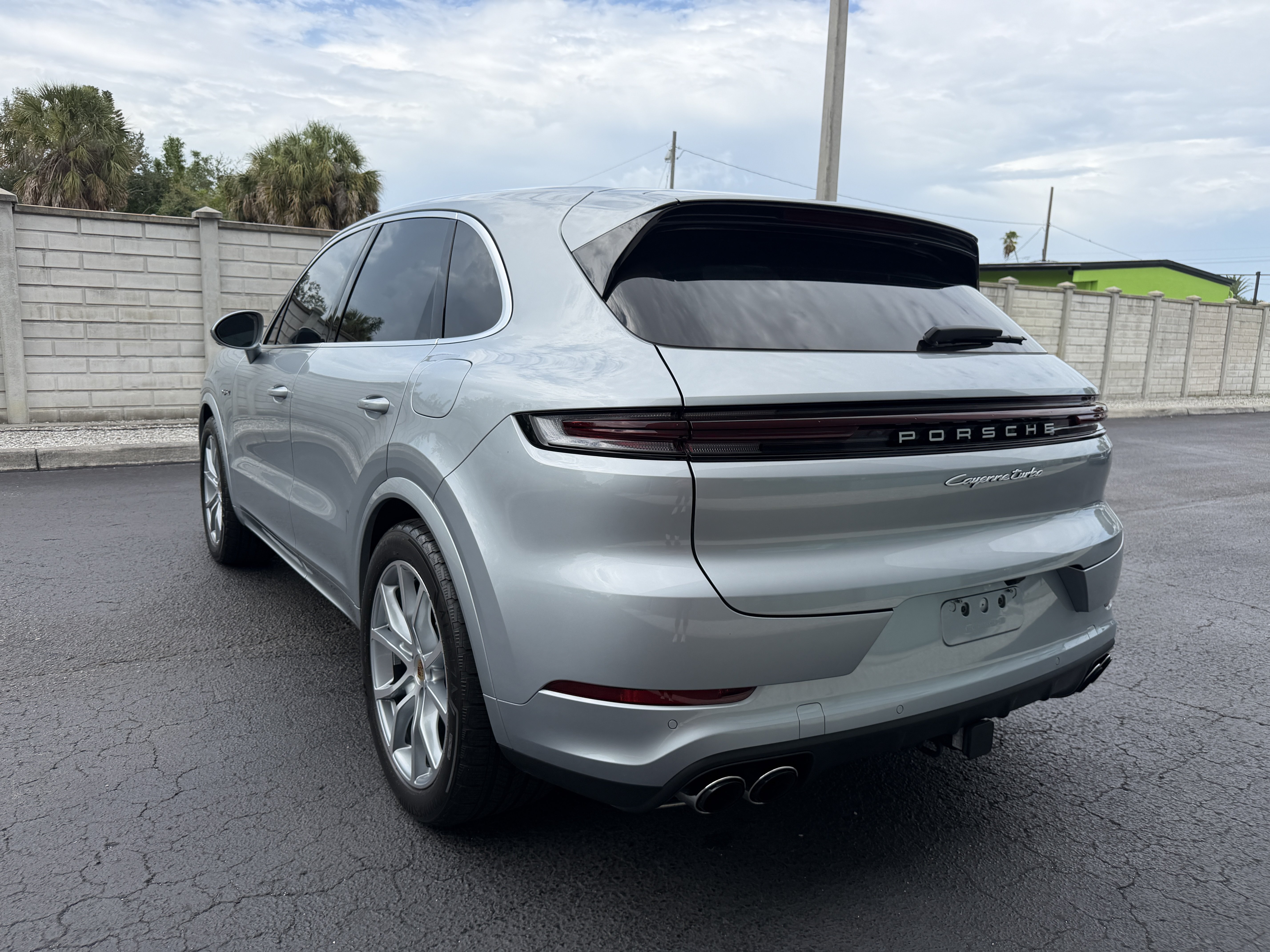 Certified 2024 Porsche Cayenne Turbo AWD/4WD image 3