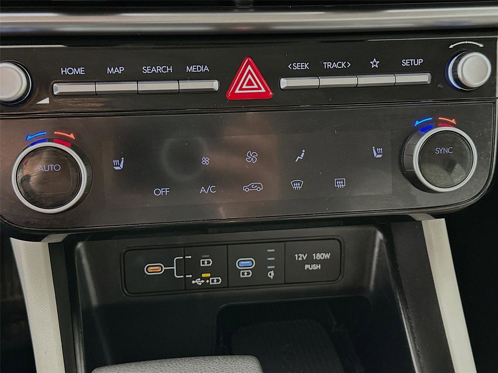 Used 2025 Hyundai Tucson SEL AWD/4WD image 9