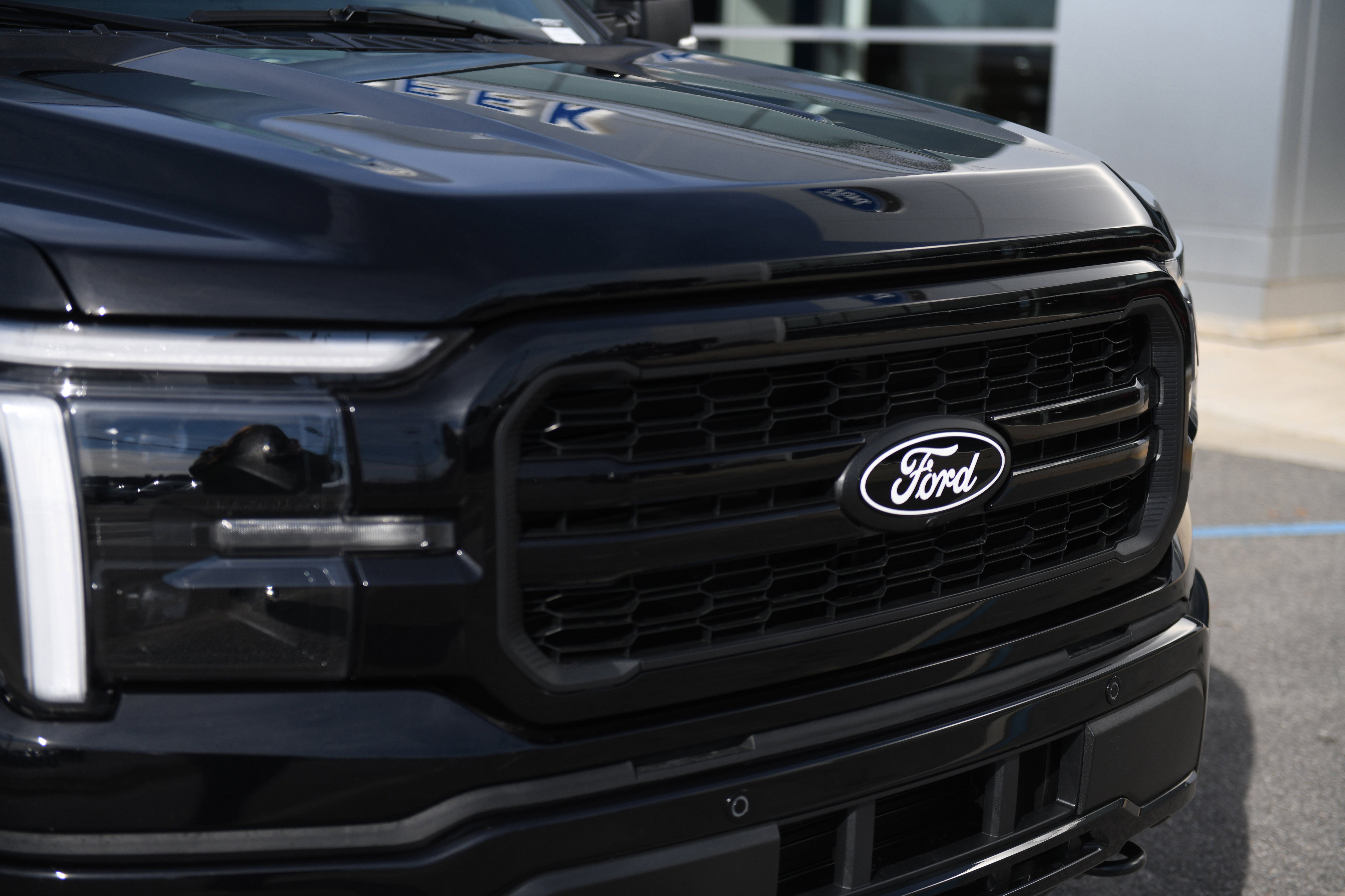 New 2025 Ford F150 Lariat w/ Equipment Group 502A High image 10