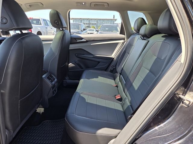 Used 2023 Volkswagen Taos SE image 11