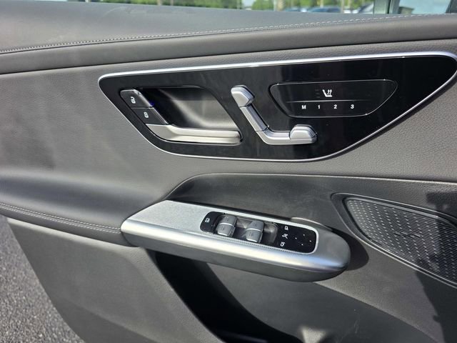 Used 2025 Mercedes-Benz GLC 300 image 11