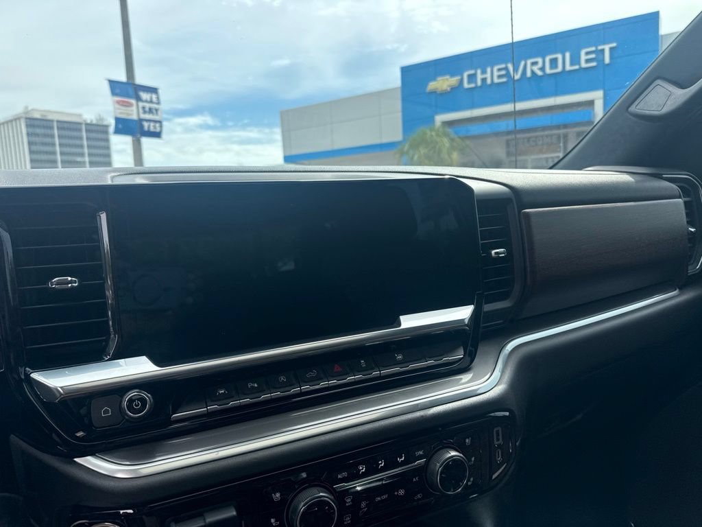 Used 2023 Chevrolet Silverado 1500 High Country w/ High Country Premium Package AWD/4WD image 10