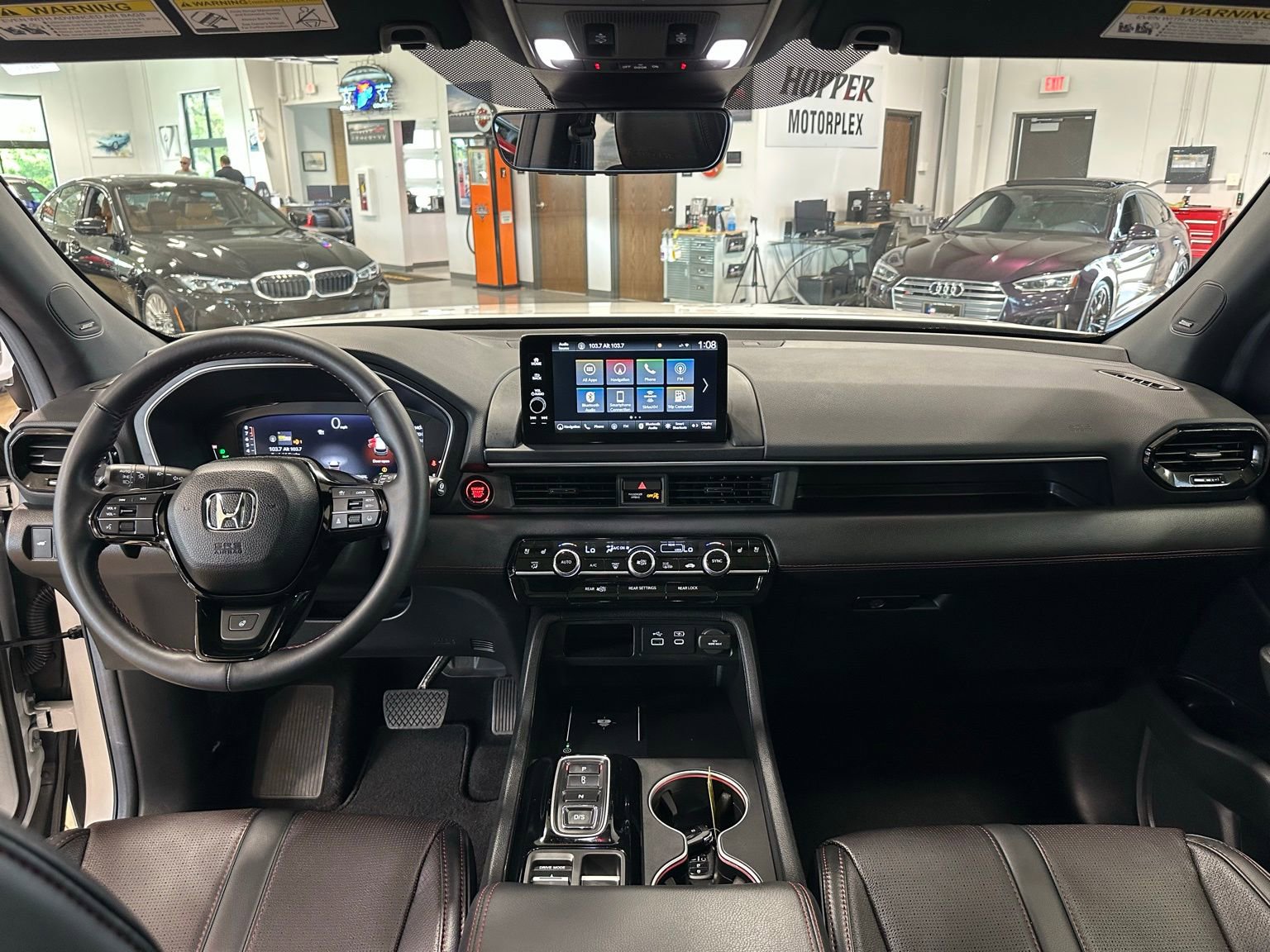 Used 2025 Honda Pilot Black Edition image 16