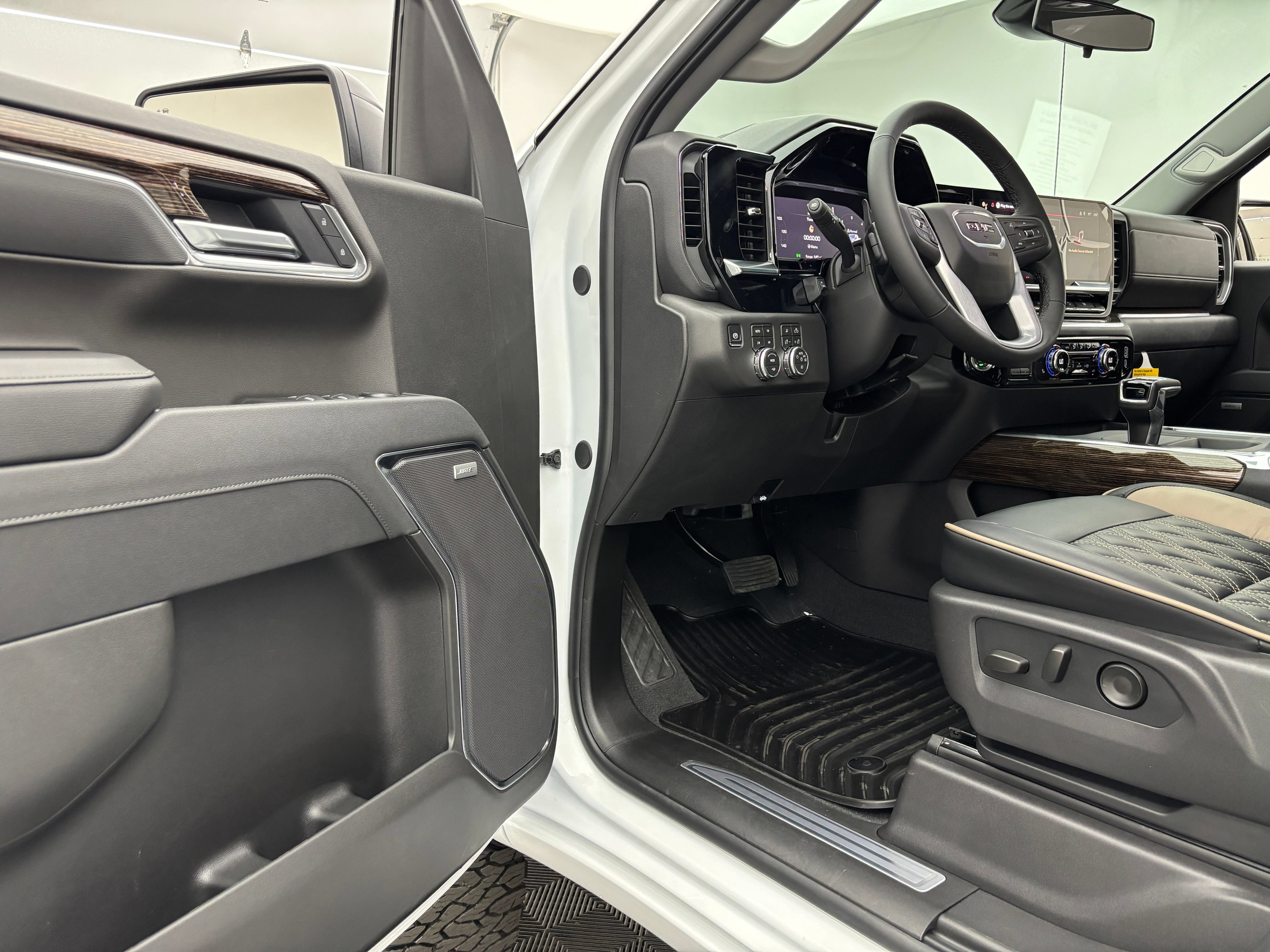 New 2026 GMC Sierra 1500 Elevation w/ Preferred Package AWD/4WD image 16