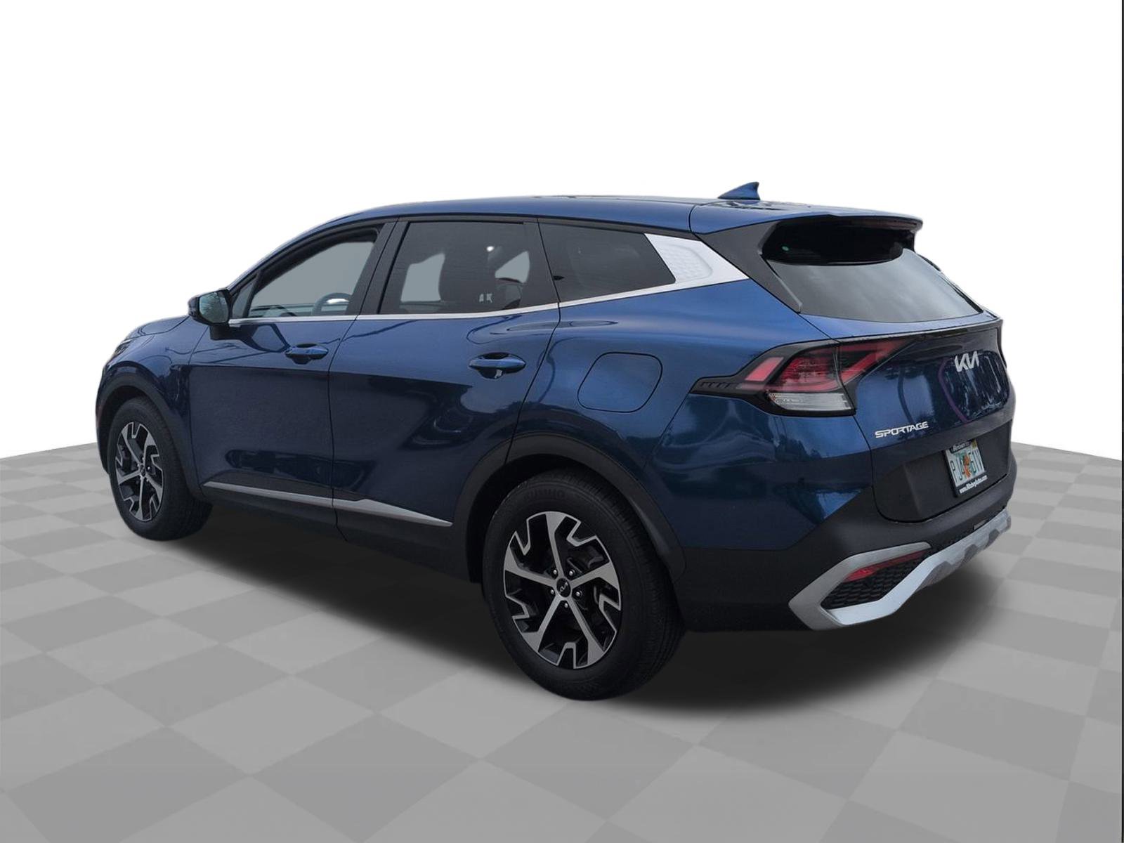 Used 2024 Kia Sportage EX image 11