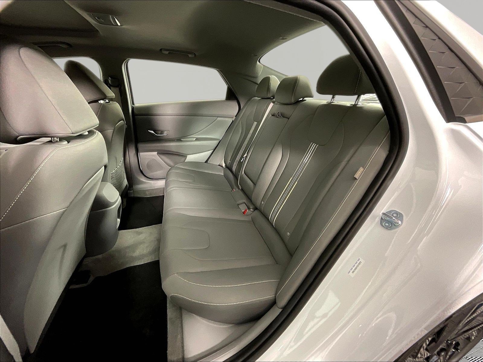 Certified 2026 Hyundai Elantra SEL Sport FWD image 21
