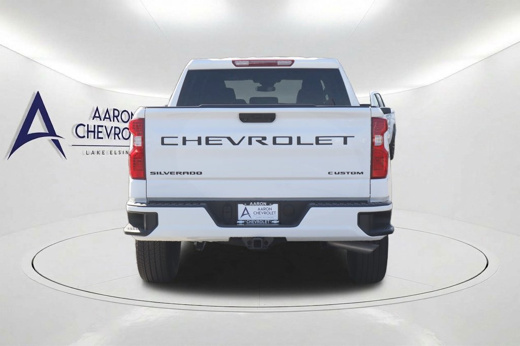 New 2026 Chevrolet Silverado 1500 Custom w/ LPO, Dark Essentials Package RWD image 5