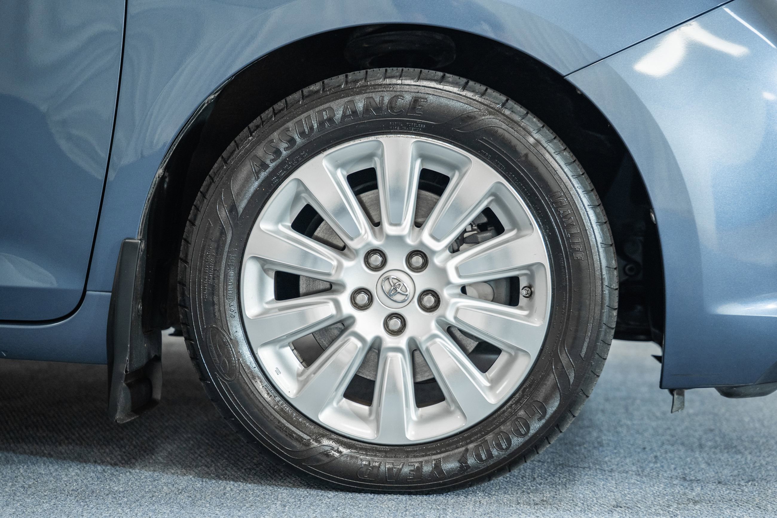 Used 2014 Toyota Sienna Limited image 15