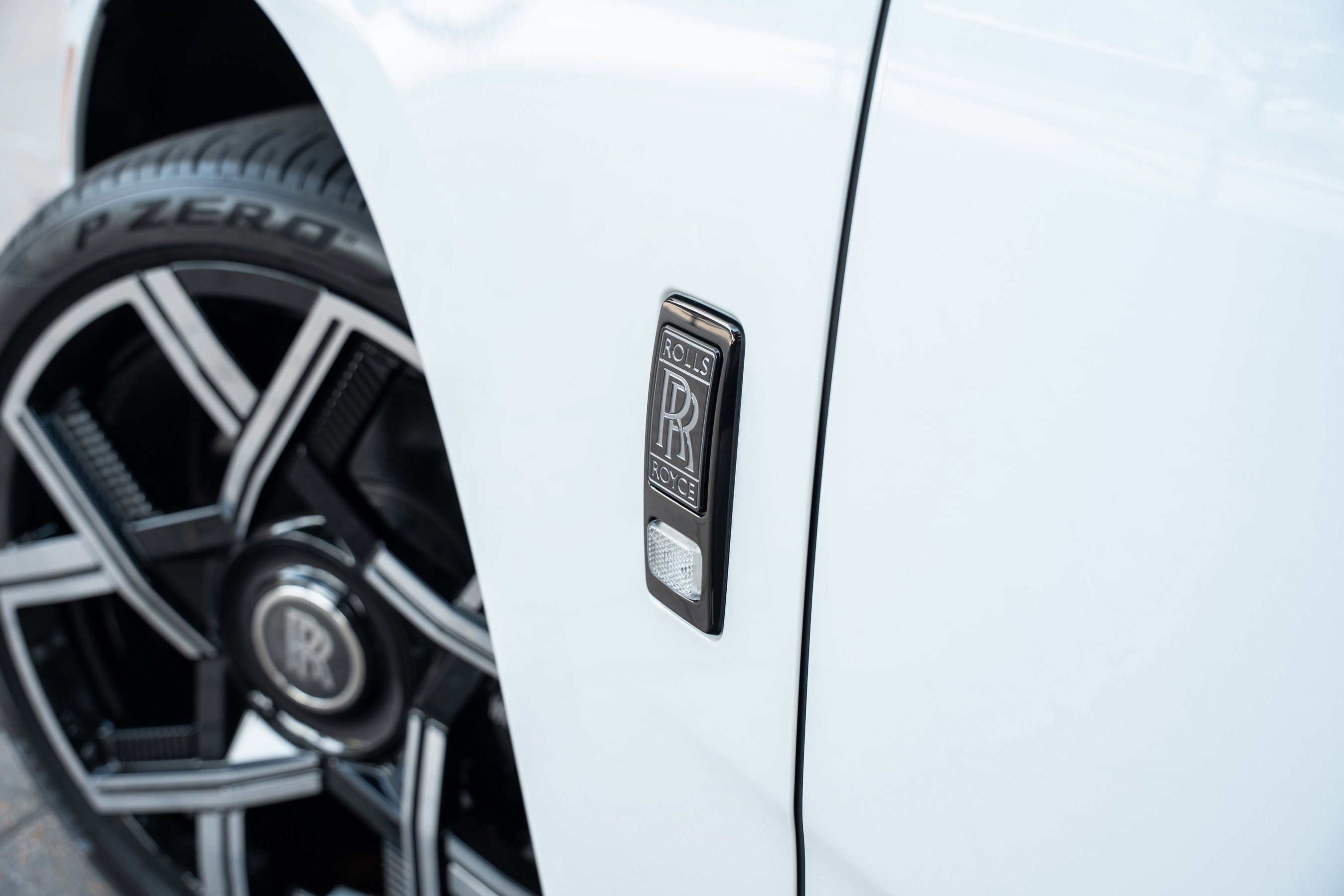 Used 2025 Rolls-Royce Cullinan Black Badge image 12