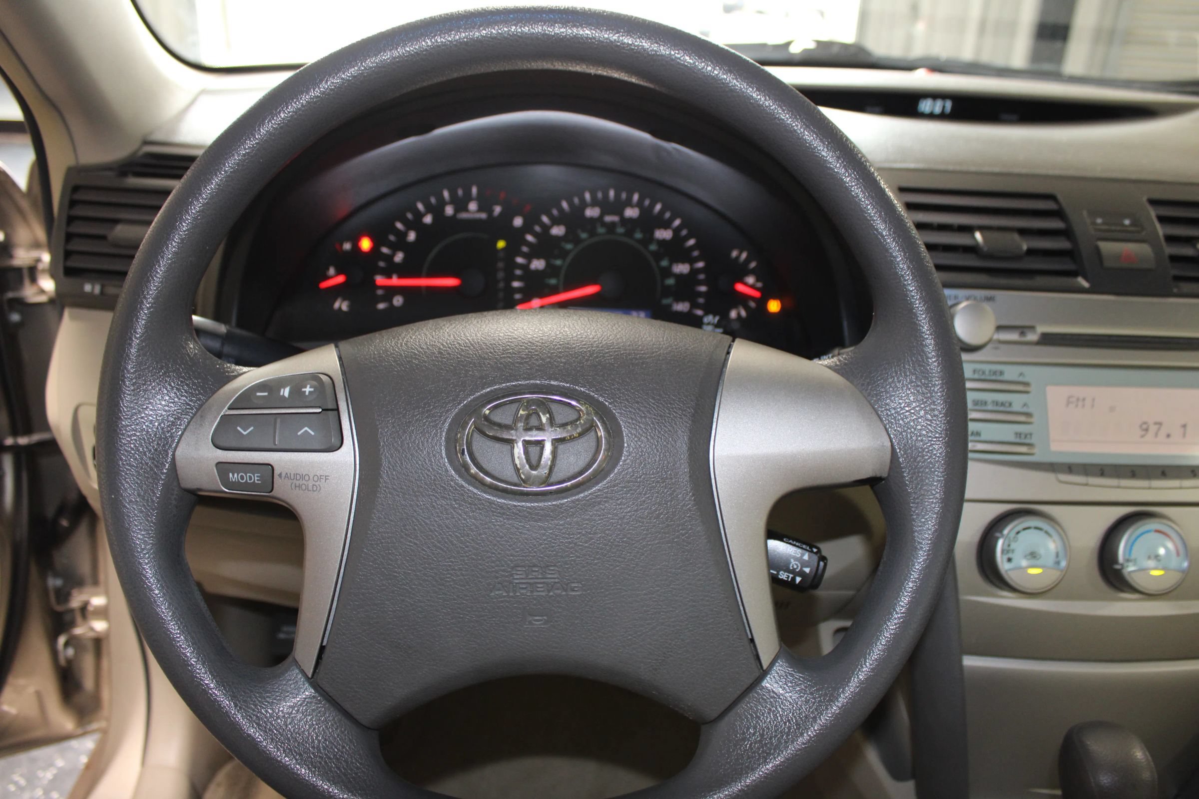 Used 2009 Toyota Camry LE FWD image 10