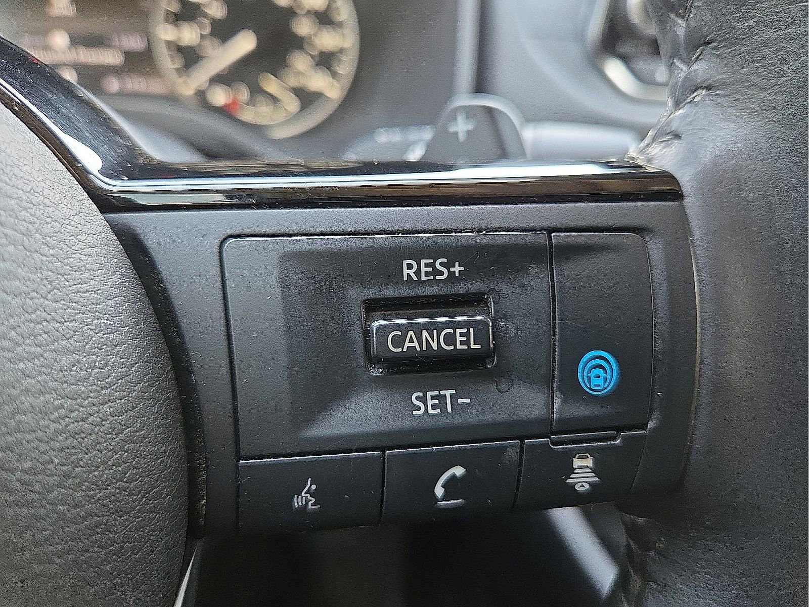 Used 2022 Nissan Rogue SV w/ SV Premium Package FWD image 18