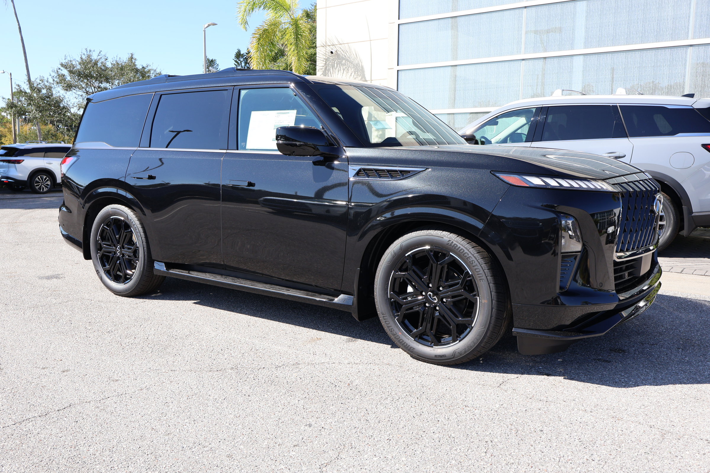 New 2026 INFINITI QX80 4WD image 8