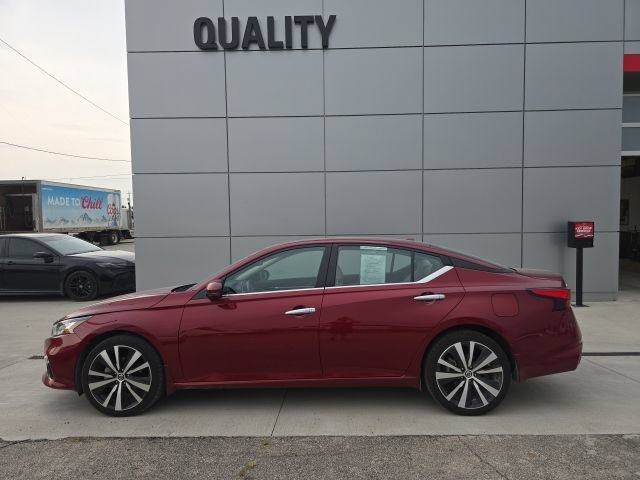 Used 2021 Nissan Altima 2.5 Platinum AWD/4WD image 1