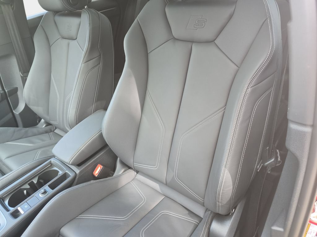 Certified 2025 Audi Q3 2.0T Premium w/ Convenience Package AWD/4WD image 20