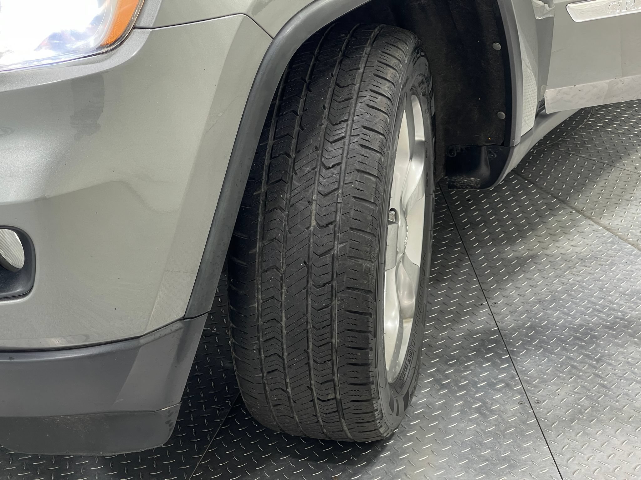 Used 2012 Jeep Grand Cherokee Overland AWD/4WD image 35