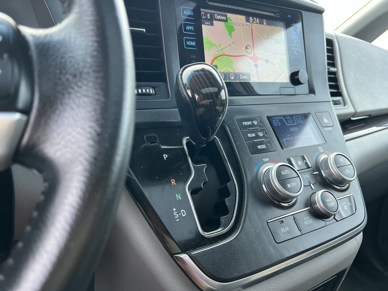 Used 2016 Toyota Sienna XLE w/ XLE Navigation Package FWD image 22