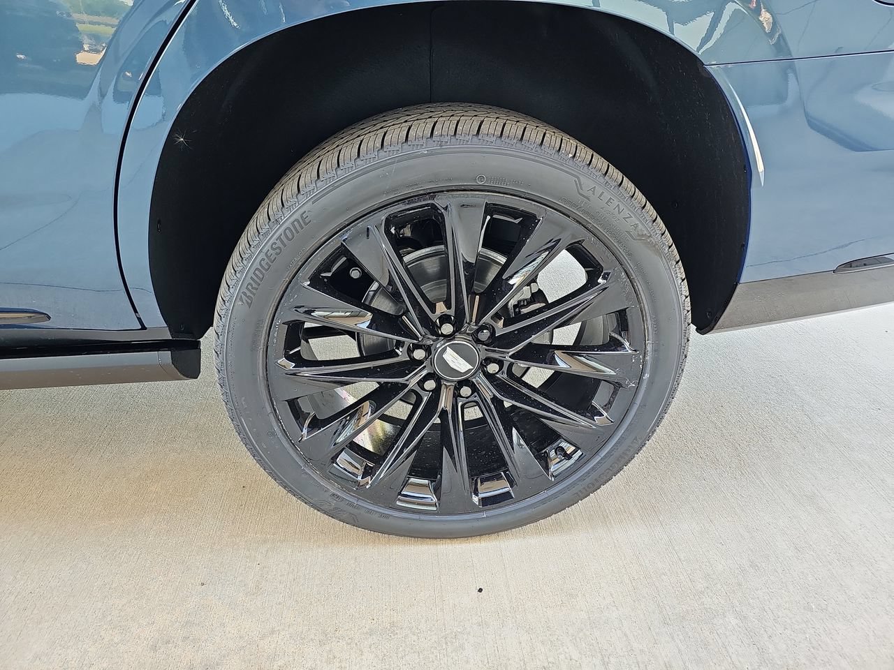 New 2026 Cadillac Escalade Platinum Sport w/ LPO, ONYX Package AWD/4WD image 36