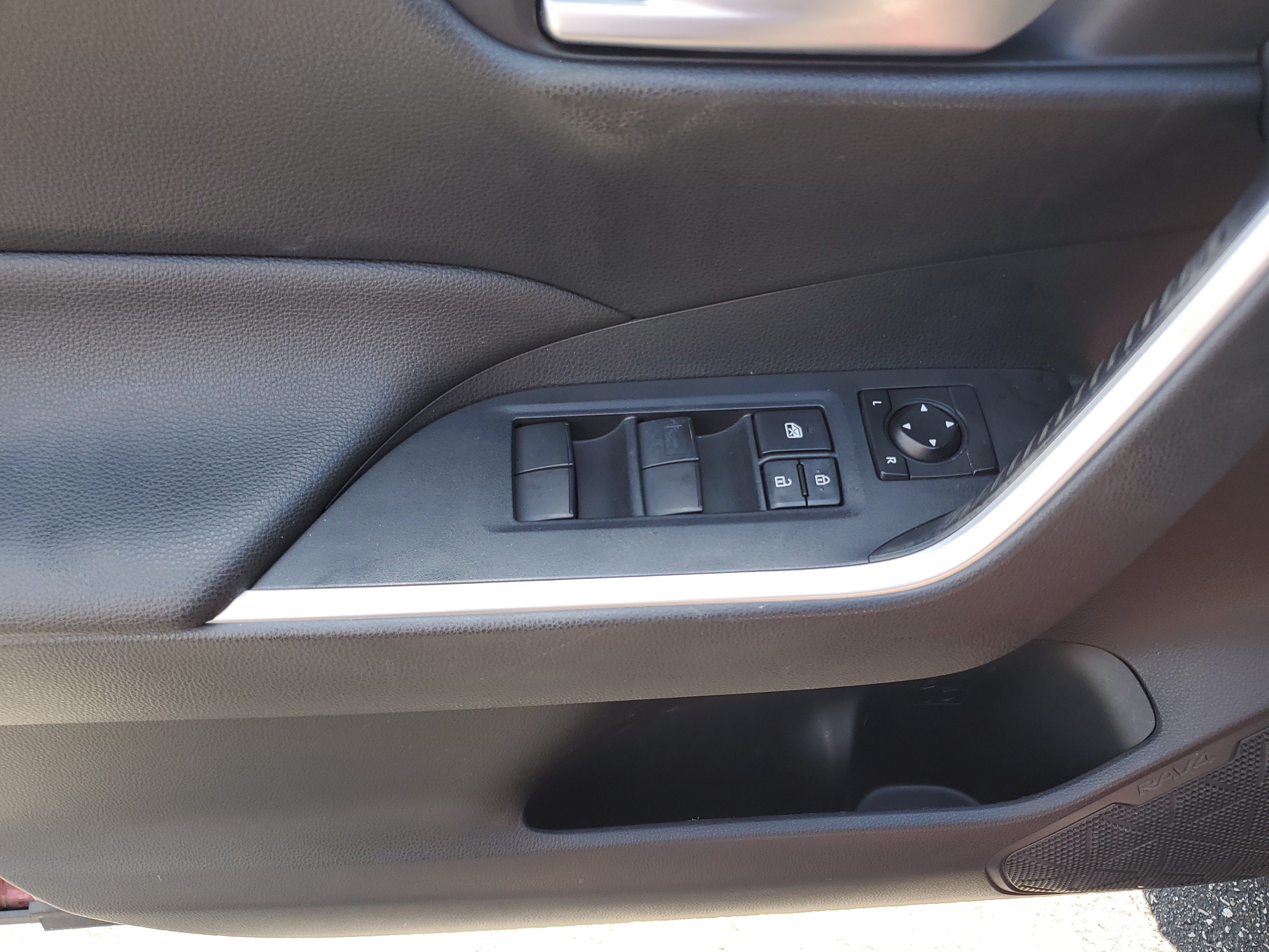 Used 2019 Toyota RAV4 XLE w/ Convenience Package AWD/4WD image 20