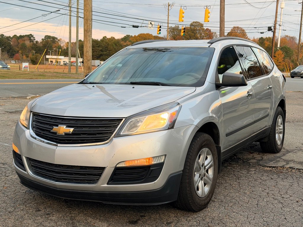 Used 2016 Chevrolet Traverse LS image 1