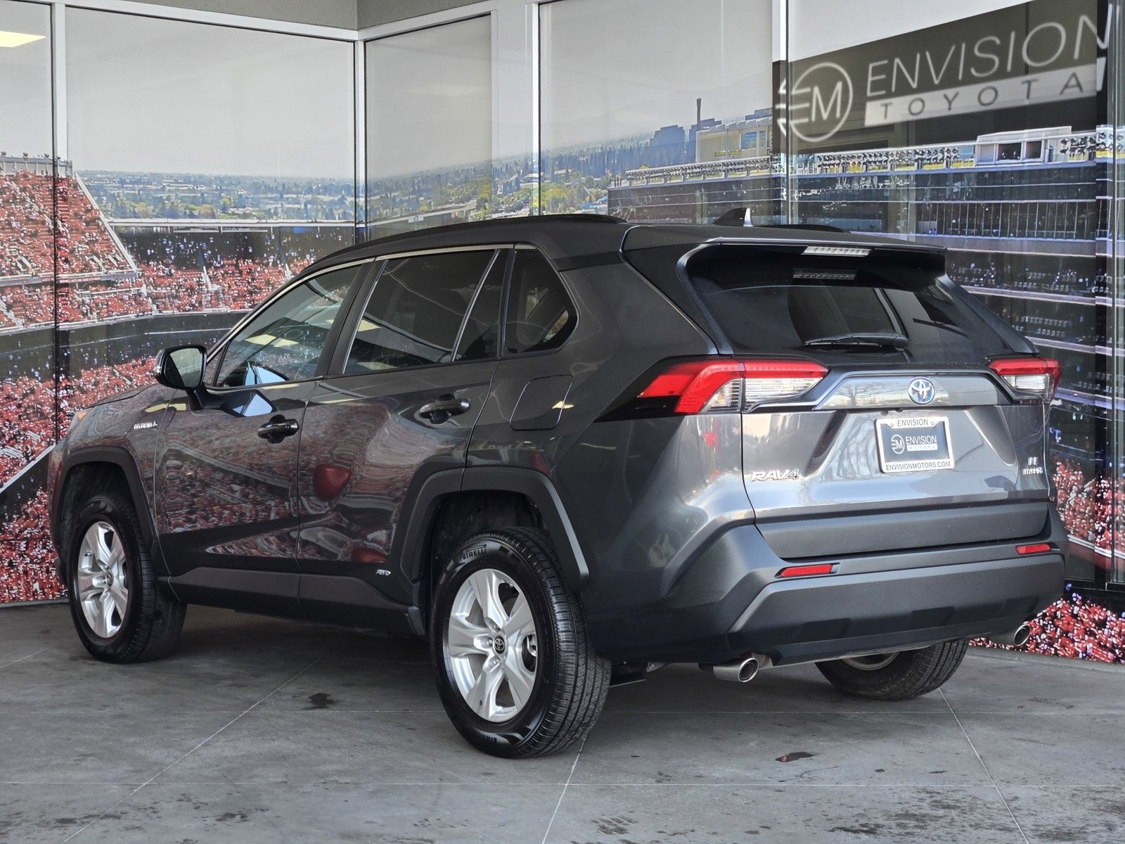 Used 2021 Toyota RAV4 LE image 6