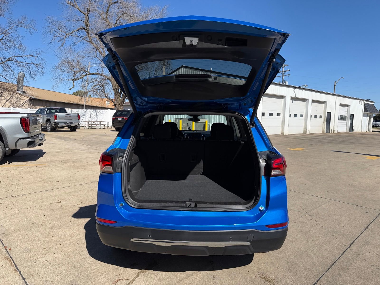 Used 2024 Chevrolet Equinox LT w/ LPO, Floor Liner Package image 33